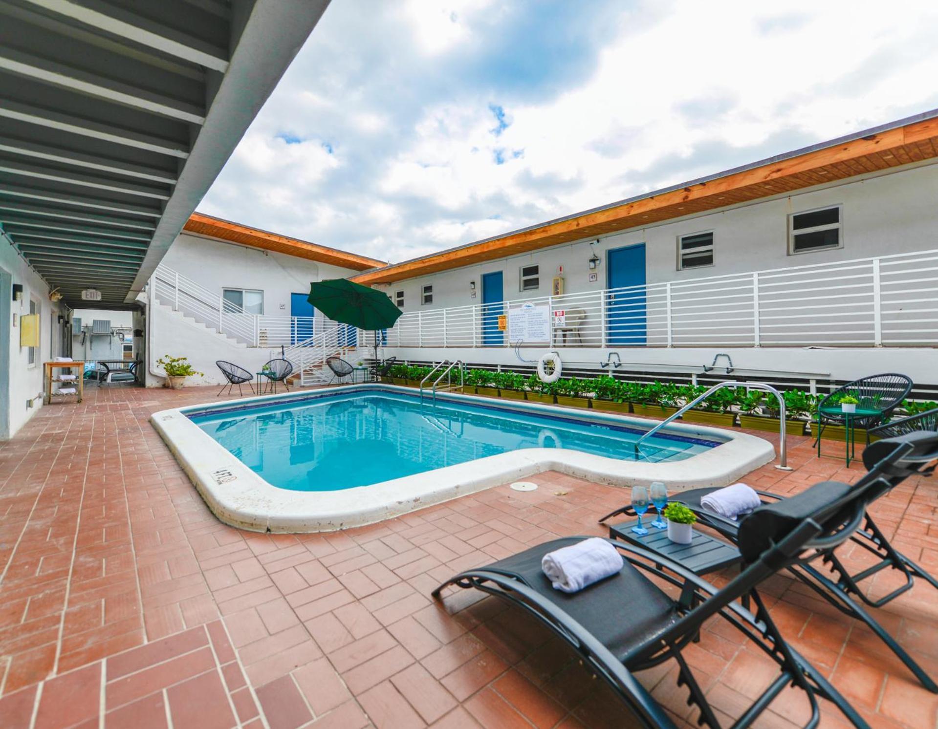 Appartamento Outstanding Oceanfront Unit With Parking&Pool - M36 Hollywood Esterno foto